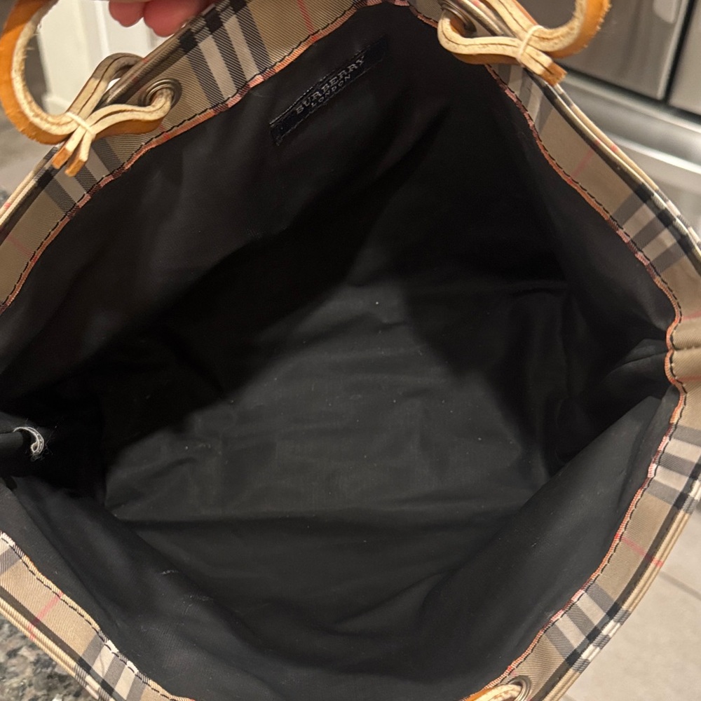 VINTAGE NOVA CHECK BURBERRY TOTE - Picture 11 of 11